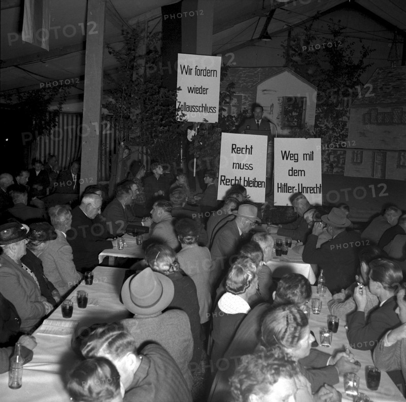 Demonstration for customs union with Switzerland, Jestetten 1955