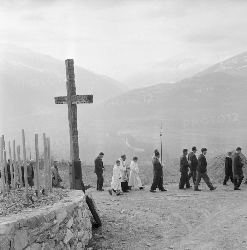 Easter donation in Grimisuat 1958