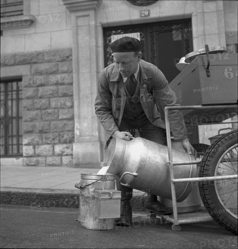 Milkman delivering milk in Geneva 1943