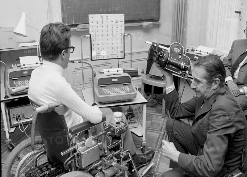 Possum, an electronic device for heavily handicapped persons, Zurich 1972