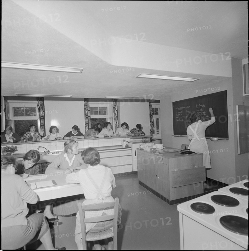 Anny-Hug centre for domestic trainee, Zurich 1959
