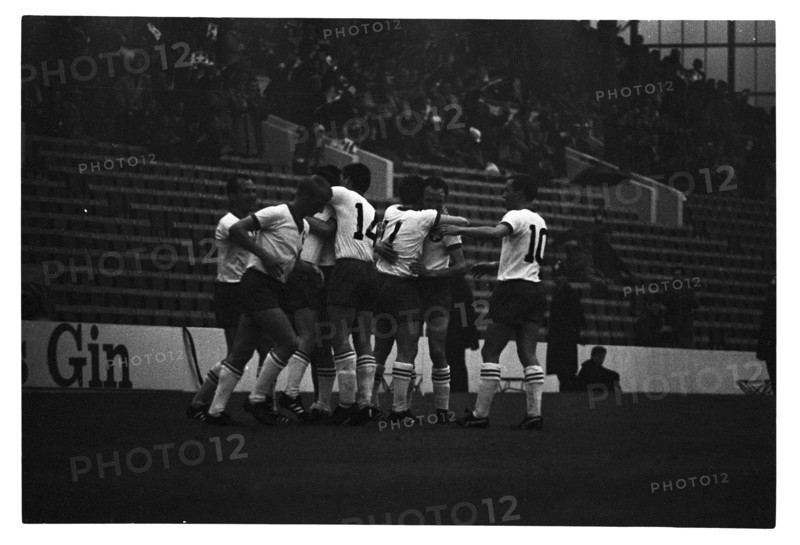 World Championships 1966: Switzerland - Spain, Swiss team celebrating
