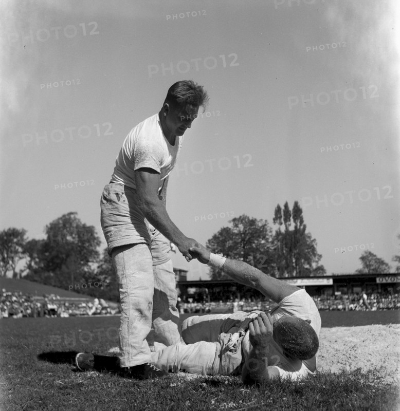 Swiss federal wrestling festival in the Wankdorf stadium in Berne 1945