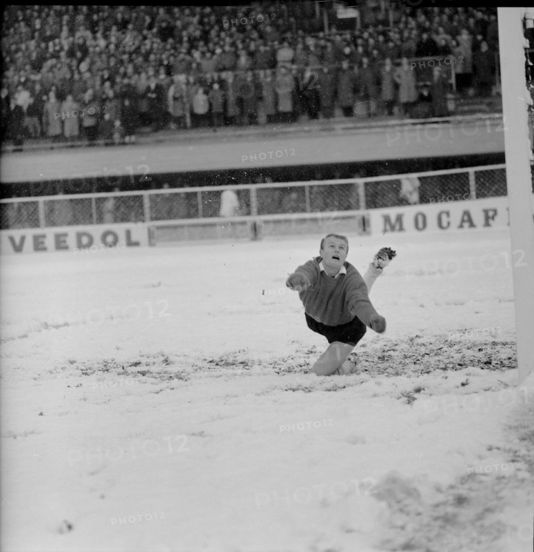 Swiss cup 1957/58: Lausanne-Sports - Grasshopper-Club Zurich