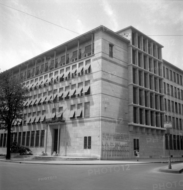 Rentenanstalt in Zurich, new building 1946