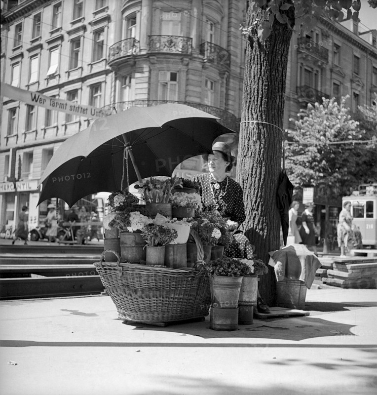 Flower seller at the Bahnhofstrasse in Zurich, 1947