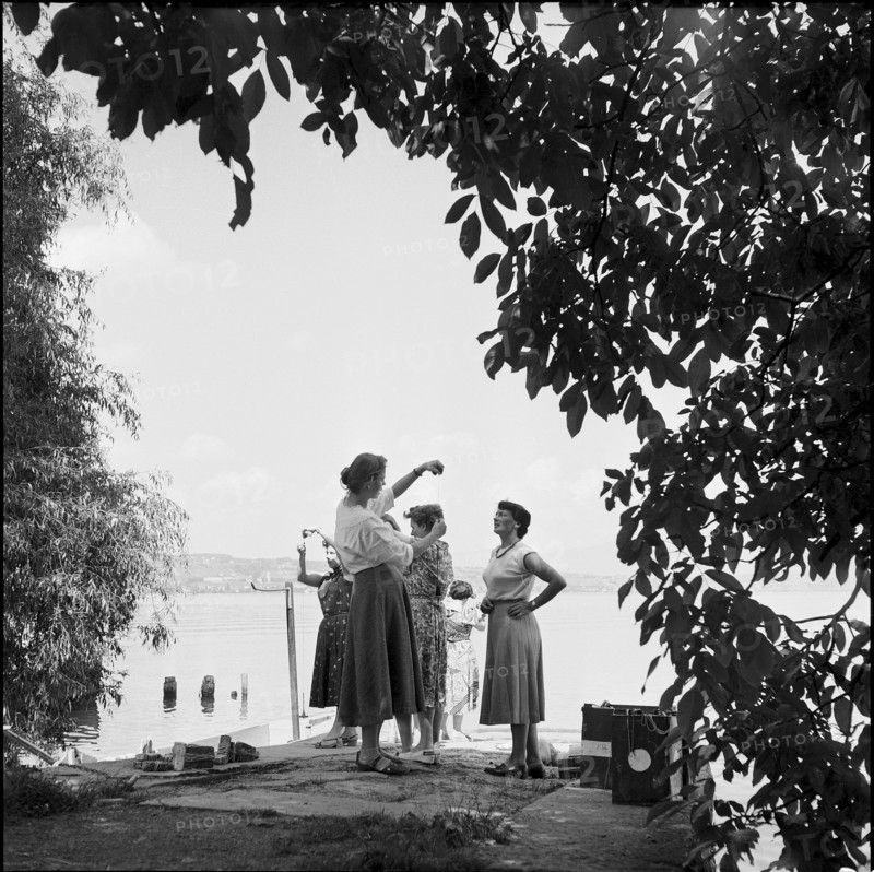 Lesson in occupational therapy at school for social work, Zurich 1954
