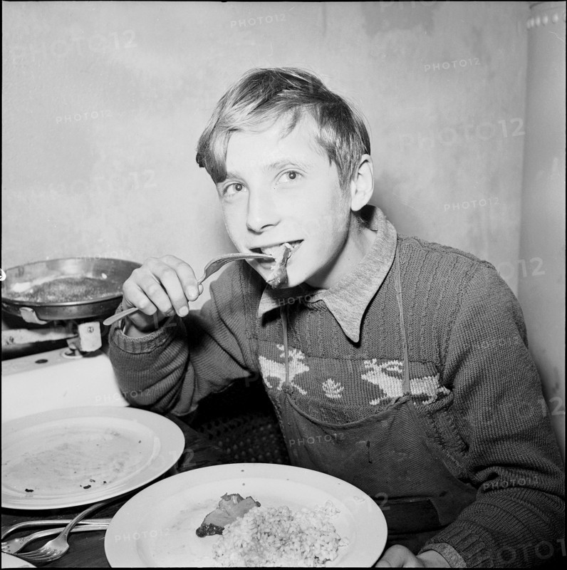 Cookery course for pupils in Zurich, 1952