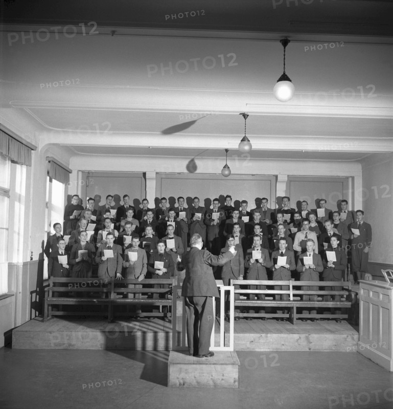 Singing lesson at the evangelic teacher training college, Zurich 1944