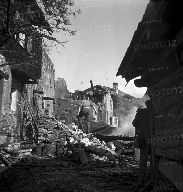 Fifteen buildings burned down in the hamlet Ormons VS, clearing 1949