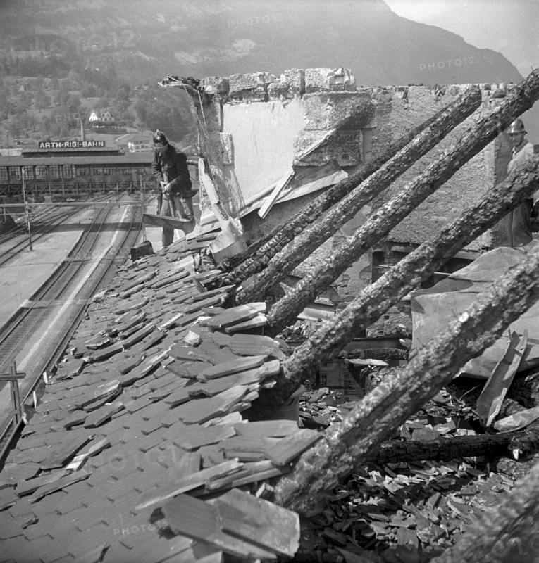 Burning of the railway station building, Arth-Goldau 1947