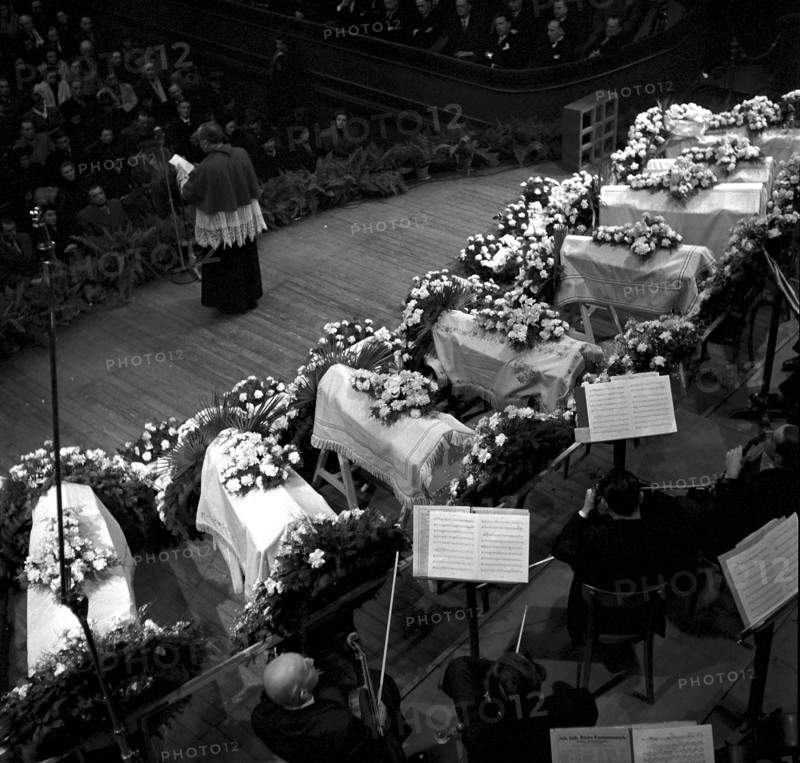 Burning of the children's home ""Les Oisillons"" in Chateau d' Oex, funeral in Geneva 1949