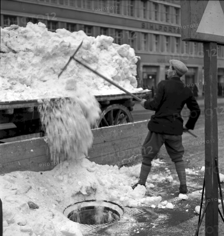 Zurich with snow, 1941 or 1942