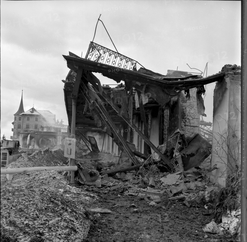 Grand hotel Rigi Kaltbad burned down, 1961