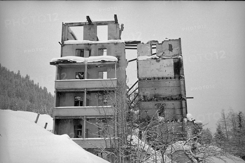 Grand Hotel Tschuggen Arosa damaged by fire, 1967