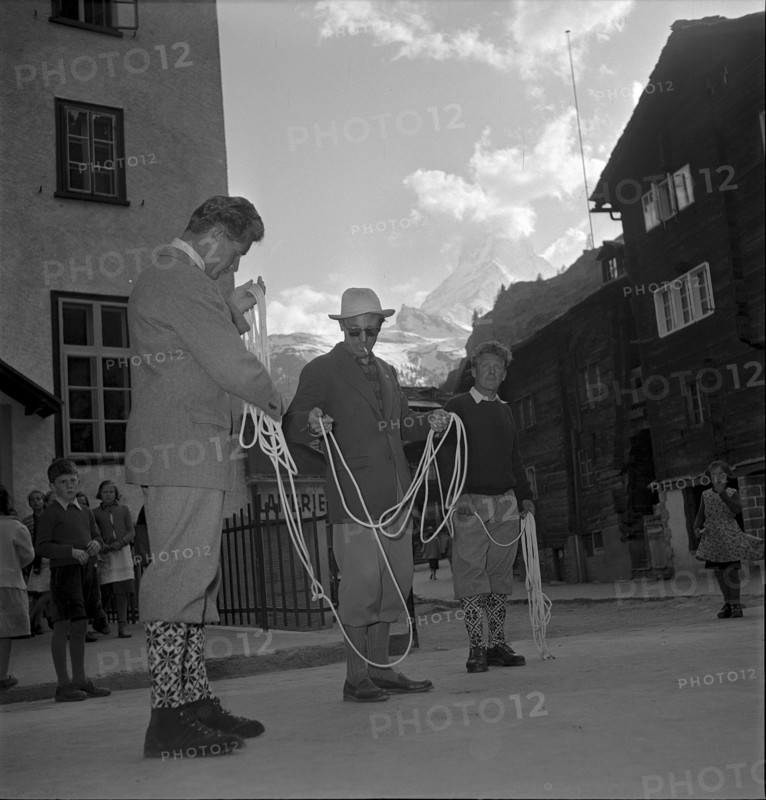 Mountain guide inspection, Zermatt 1952: ropes are inspected