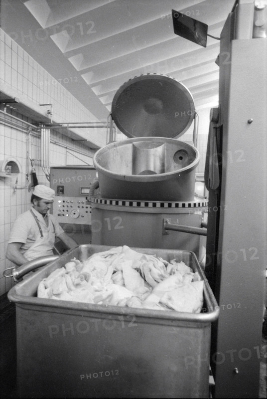 Micarna, Courtepin FR: sausage production, 1973