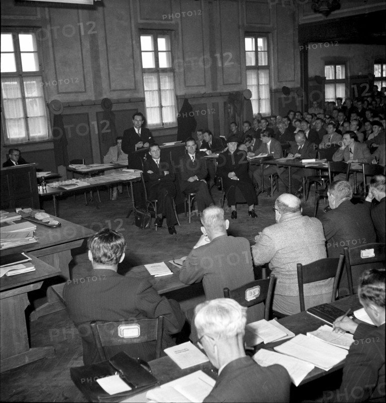Homicide case Haberthur 1949: final speech of lawyer Mastronardi, in front Fritz and Frieda Haberthur