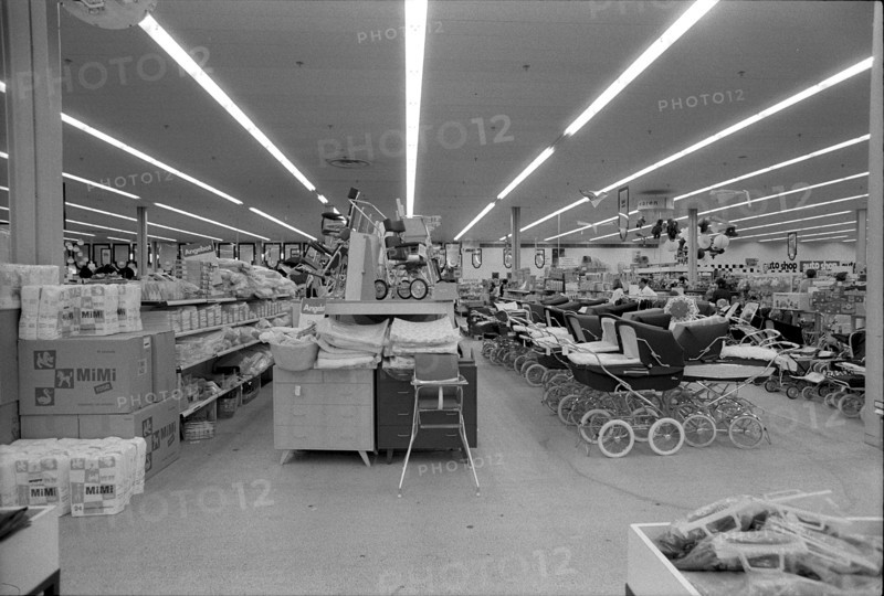 Baby department in the shopping Center Waro, Volketswil 1971