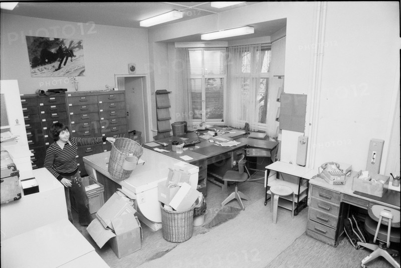 Moving from Ringier photo documentation to the new Ringier press house at Dufourstreet in Zurich, 1978