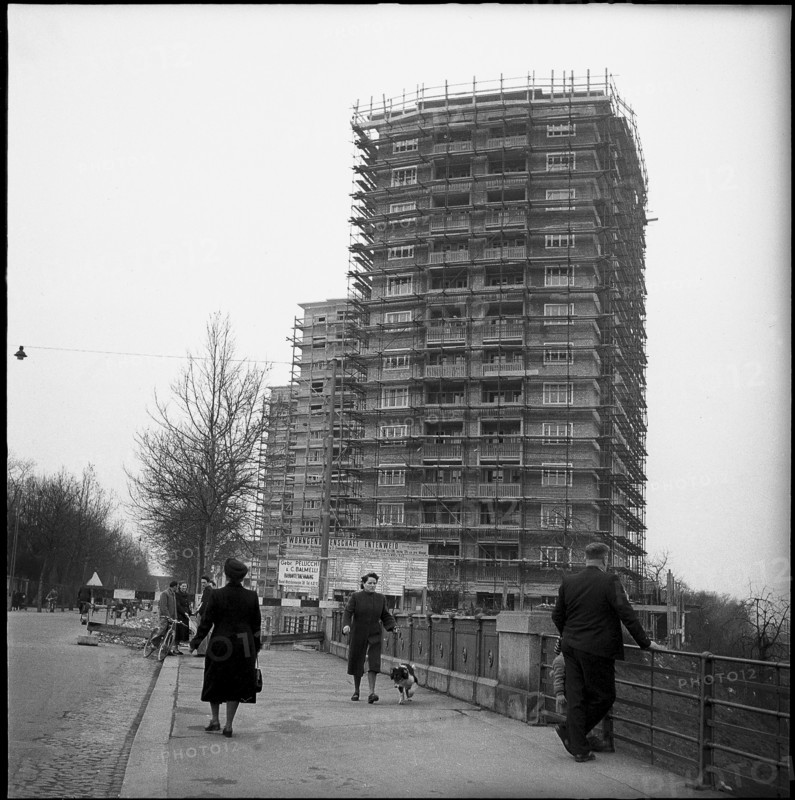 Construction of three high-rise buildings in the Kannefeld Basle, 1951