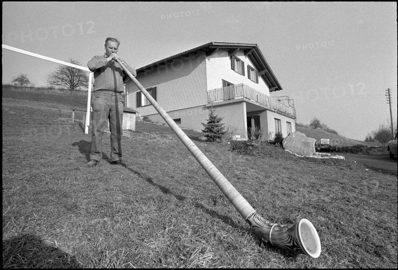 Alphorn-maker Josef Emmenegger, Eich 1973