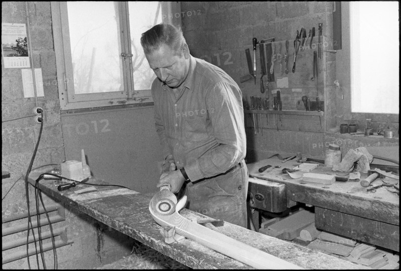 Alphorn-maker Josef Emmenegger, Eich 1973