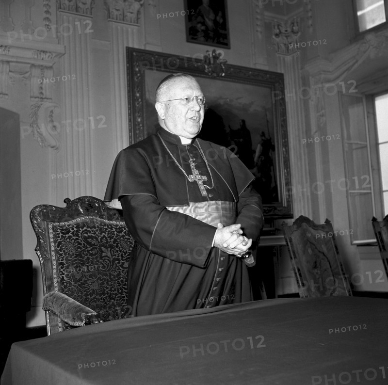 Conference of the peace movement Pax Christi with the cardinal of Paris, Eugene Feltin, in Einsiedeln  1954
