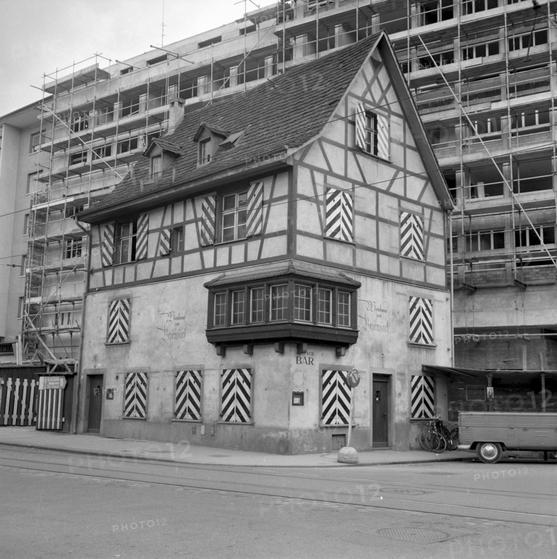 Wirtshaus zum Besenstiel, Steinentor Basle before demolition, 1960