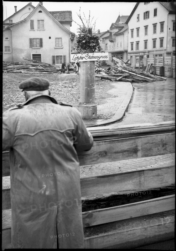 Demolition of the parish hall and the Hotel zum Sternen, Uster 1963