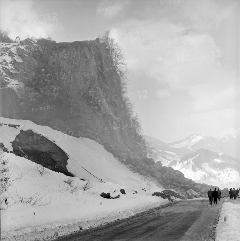 Security blazing in the stone quarry Zingel, Seewen SZ 1965