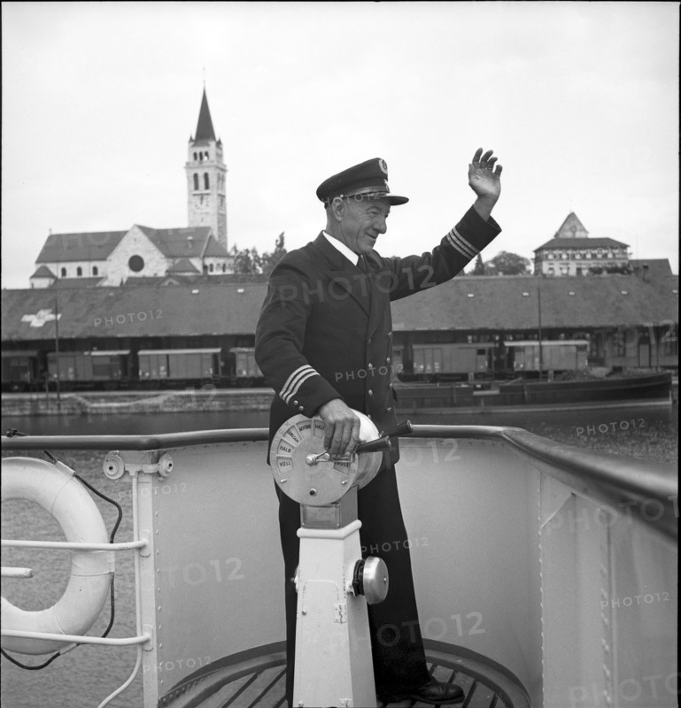Lake Constance, captain waving, MS Zurich 1948