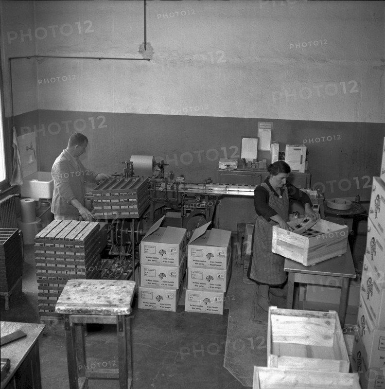 Forwarding department, Terza match factory, Unterterzen, 1952