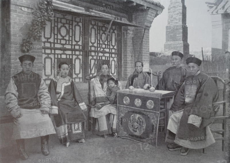 Scenes from Chinese life A wealthy Chinese family
