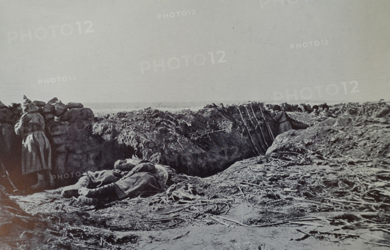 On the Shahe River In the trenches