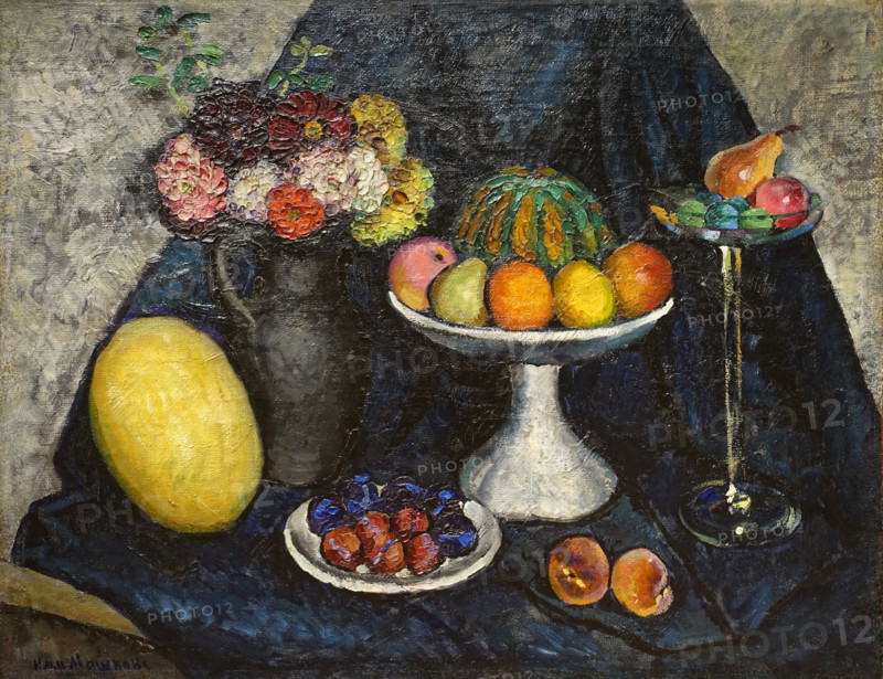 Still Life with Dahlias and Fruits 1915-1916 Mashkov Ilya Ivanovich (1881-1944)