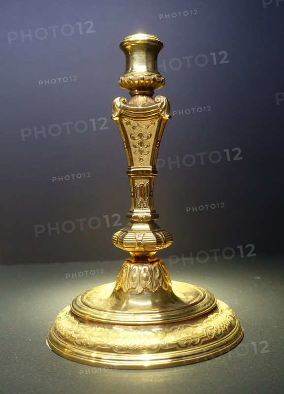 The candlestick.