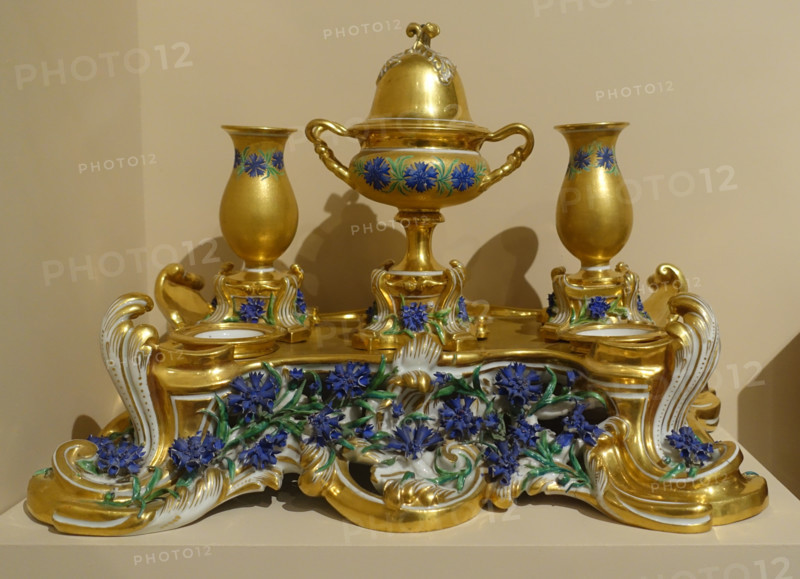Inkstand.