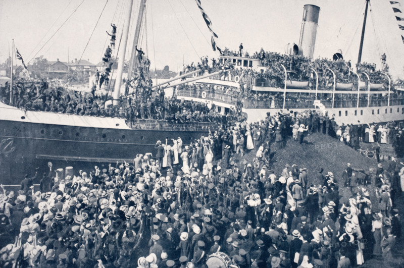 Volunteer Canadian troops embarking at Victoria