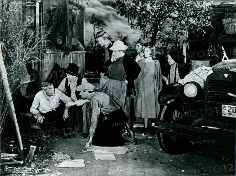 Henry Fonda and other cast members in scene from The Grapes of Wrath