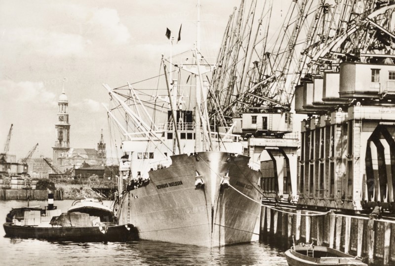 Germany, Hamburg, view of the Harbour, 1959 circa