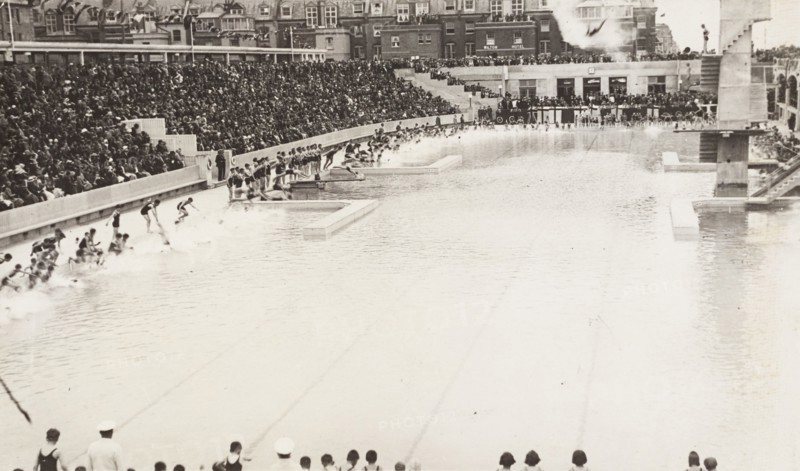 United Kingdom, Hastings and Saint Leonards Bathing Pool, the impressive outdoor swimming pool located in West St Leonards on the East Sussex coast, probably on opening day May 27th 1933