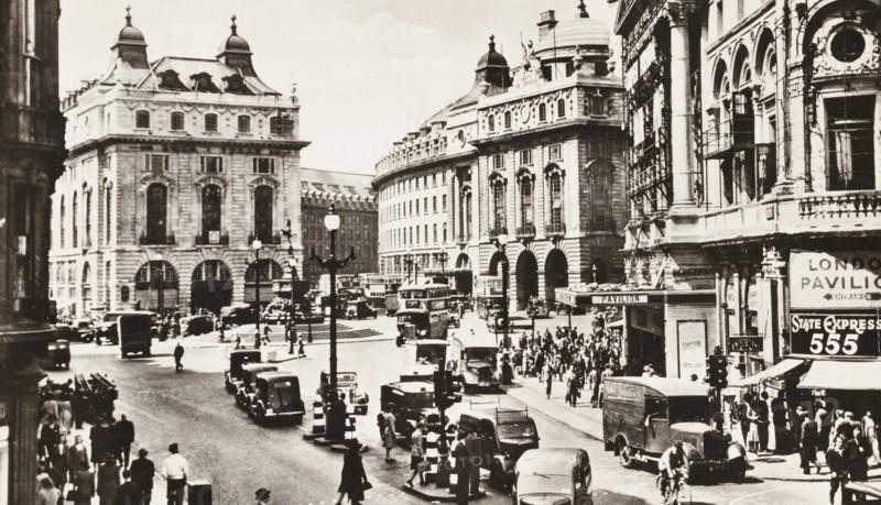 United Kingdom, Piccadilly Circus & Regent Street, London, 1935 circa