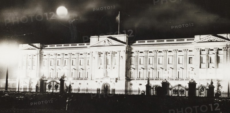 United Kingdom, Buckingham Palace Floodlit, possibly on occasion of VJ Day Victory over Japan Day, 15th August 1945