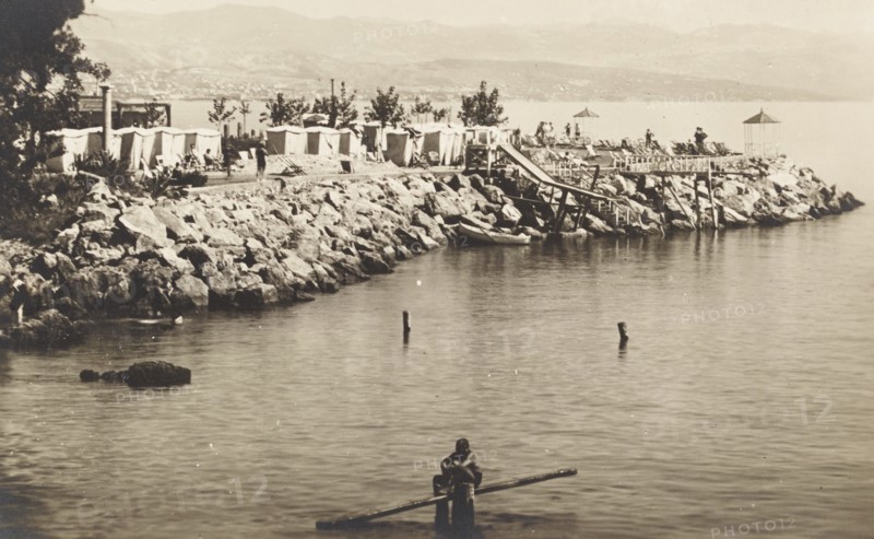 Jugoslavia, Croatia, Abbazia, pier of beach resort Bagno Angiolina,  1920 circa