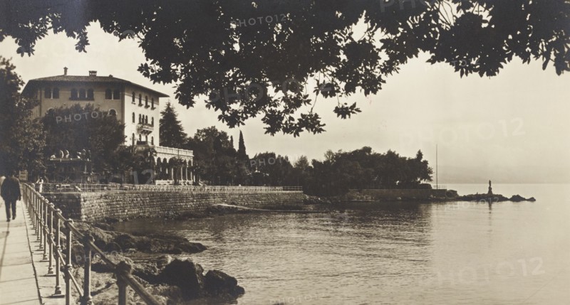 Jugoslavia, Croatia, Abbazia Harbour, today's Opatija, Cafe Principe Umberto and Villa Tomasic, 1920 circa