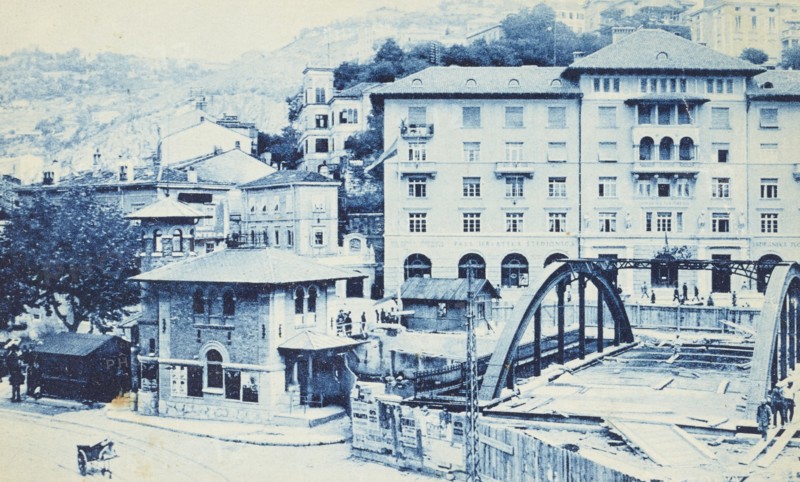 Croatia, Fiume the new border bridge that divides Italy from Yugoslavia, 1927 circa. The architecture was unfortunately destroyed during World War II.
