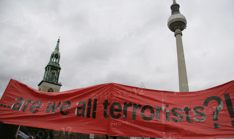 Berlin, Germany, 25 October 2025. Protest demonstration against Israeli bombing in Gaza, in front of the Red Town Hall (Rotes Rathaus).