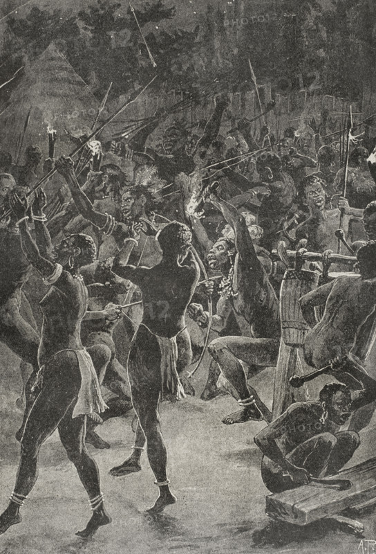 Sudan, Africa. Nocturnal dance of the Bari tribe, which lives on the Upper Nile. Photogravure, late 19th century. ""La conquista de Africa"" (The conquest of Africa), by Alfredo Opisso. Volume II. Published in Barcelona (Spain) by Molinas y Maza editores, 1911.