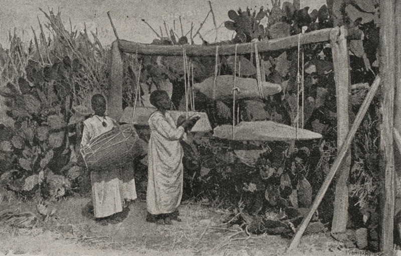 Abyssinia. Call to prayer. Photogravure from a photograph by Dr. G. Schweinfurth. ""La conquista de Africa"" (The conquest of Africa), by Alfredo Opisso. Volume III. Published in Barcelona (Spain) by Molinas y Maza editores, 1911.